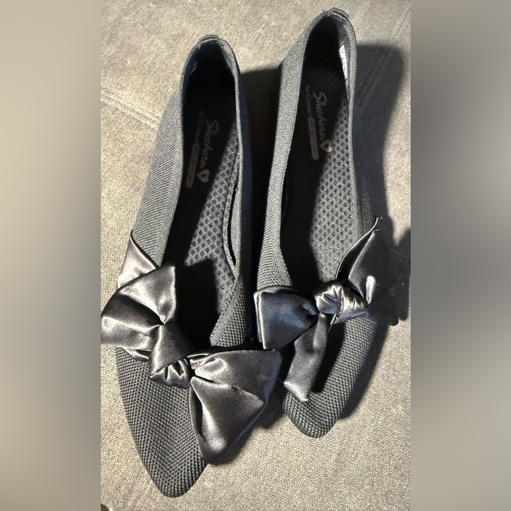 Skechers Black Bow Pointed-Toe Ballet Flats